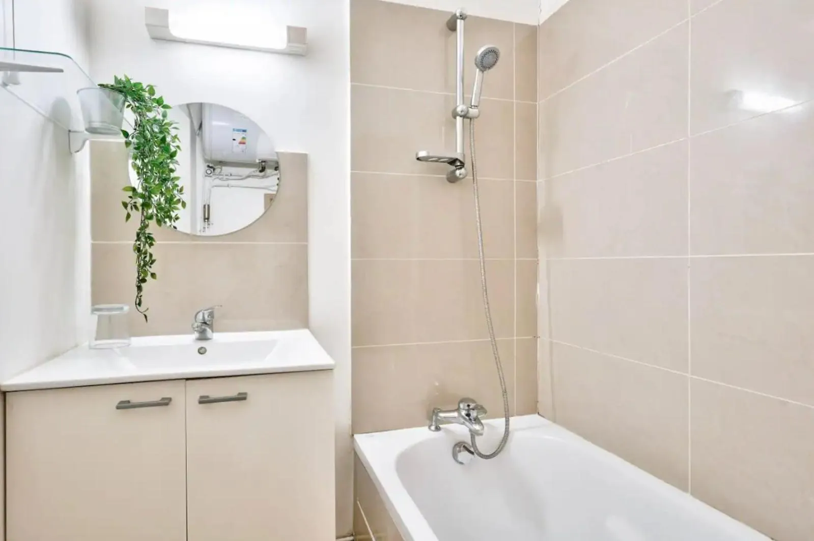 Guestready - Bright Stay In The Heart Of Paris 0*,  France